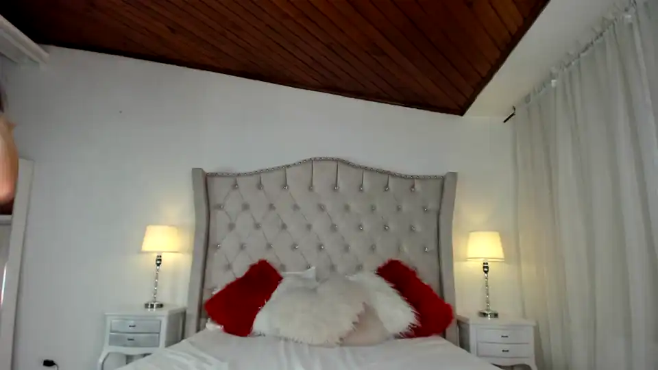 Naughty_kitty93 – [Manyvids Live] Horny Natural Body Pretty Face – 2025-08-27 22:35:21
