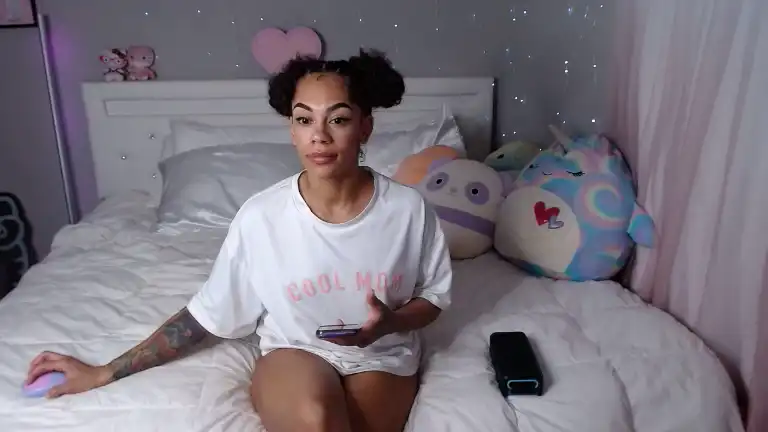Nikayasworld – [Streamate] Playful Cute Webcam Girl Naked – 2025-01-19 09:36:03