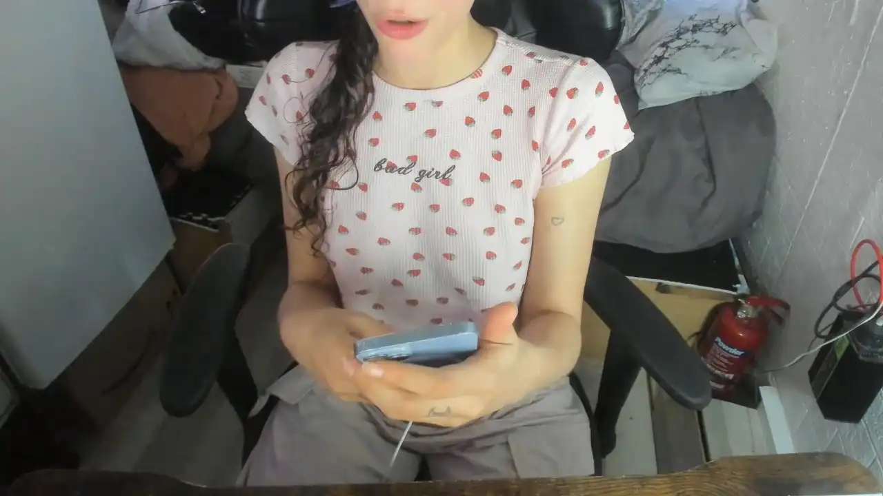 Martesbratty – [Cam4] Rubbing Pussy Licking Live Show – 2025-03-25 18:34:44