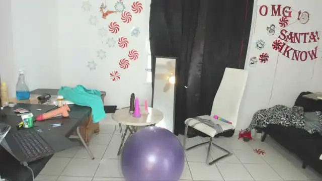 Hollyhanna – [Myfreecams] Fucks Herself Real Art – 2025-09-05 02:52:35