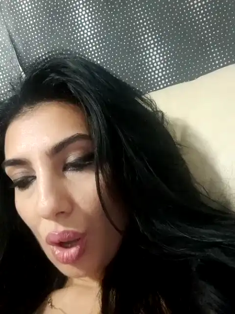 Brunettebabe69 – [Xlovecam] Closeup Sensual Hot Babe Strips – 2026-03-11 01:21:00