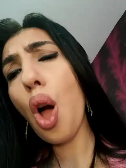 Brunettebabe69 – [Xlovecam] Big-ass Closeup Home Video – 2026-04-22 12:16:14