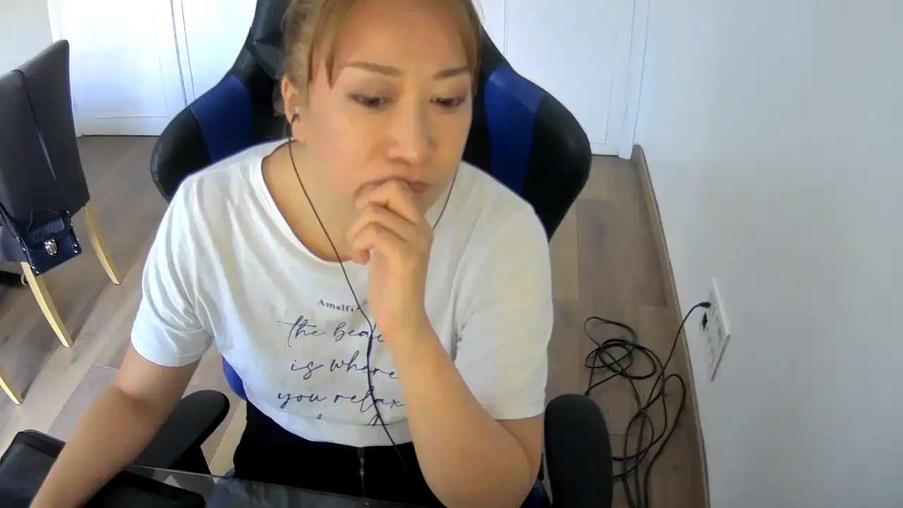 Riapoyo – [Sakuralive] Big-ass Chica Cute Webcam Girl – 2025-11-26 02:09:09