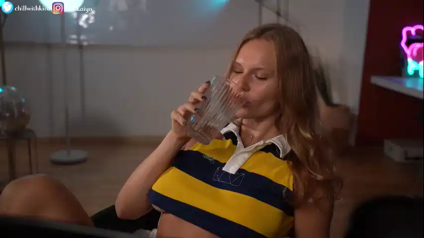 Chillwithkira – [Chaturbate] Body Camgirl Party – 2026-05-25 16:09:24