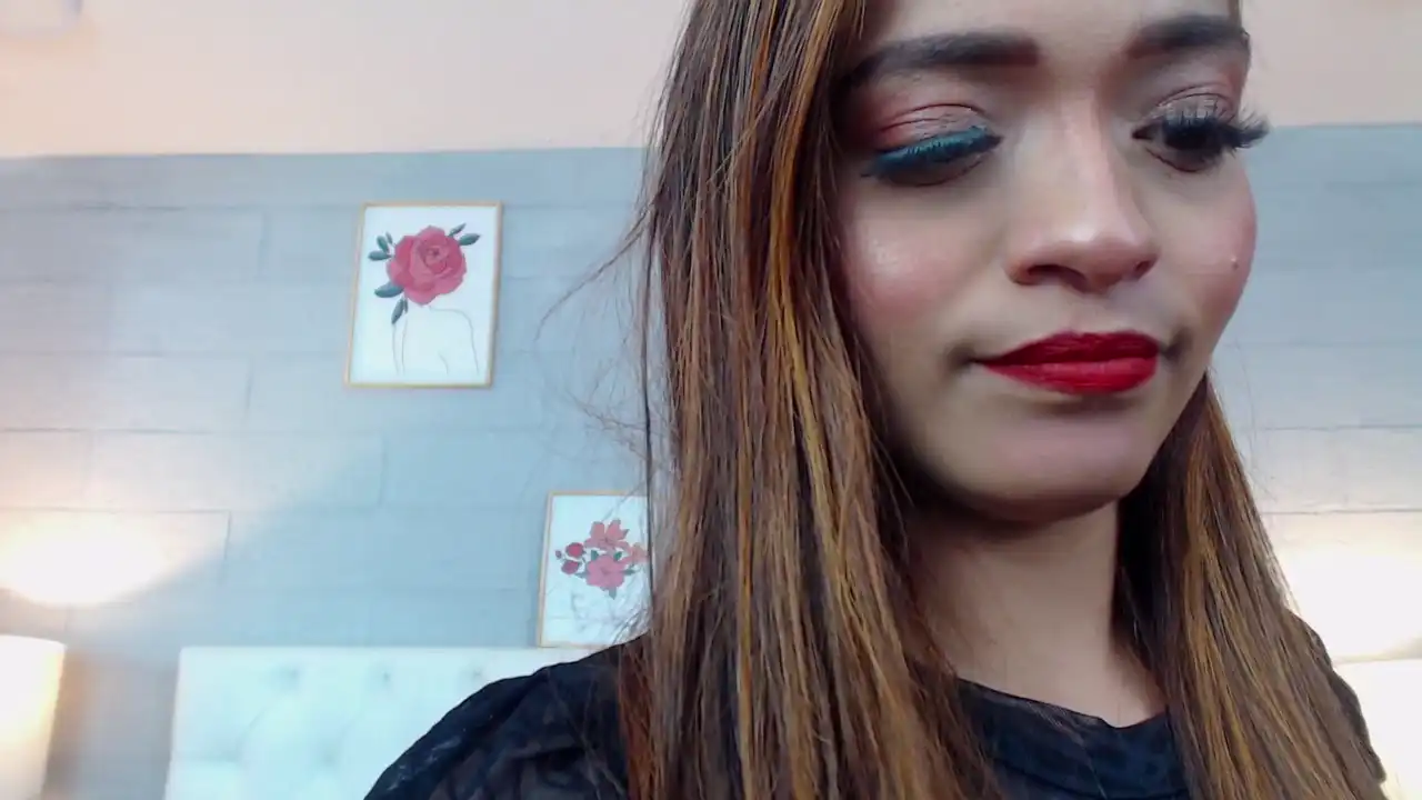 Emliesaenz – [Xlovecam] Beauty Finger Huge – 2026-04-26 03:24:16