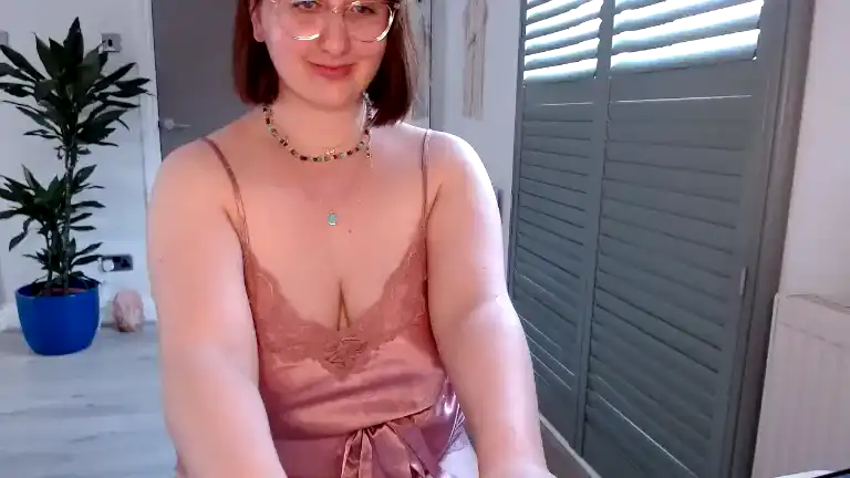 Sweetsofiauk – [Streamate] Body Cute Webcam Girl Suck Dick – 2026-07-17 01:32:50