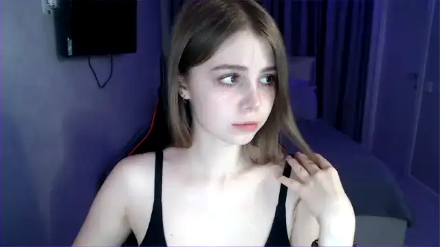 Tripleprinces – [Myfreecams] Mom Flashing Ass Horny – 2025-12-31 15:59:33