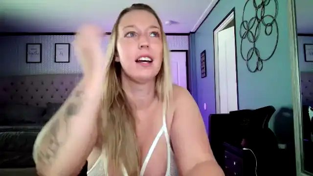 Lucyallen4201 – [Myfreecams] Hot Babe Strips Naked Live Show – 2025-09-15 17:18:32
