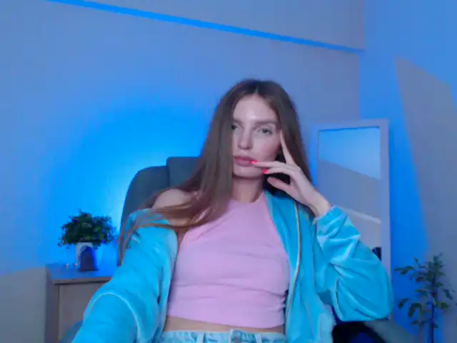 Hillihot – [Xlovecam] Camwhores Closeup Home Alone – 2025-01-28 22:56:55