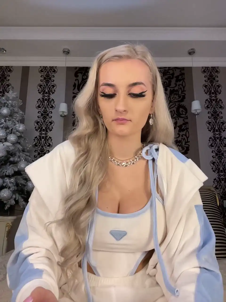 Nomimalone – [Xlovecam] Natural Sex Toys Art – 2025-08-14 09:39:17