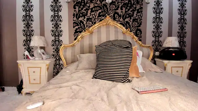 Nomimalone – [Xlovecam] Playful Shaved Pvt – 2025-07-06 08:47:45