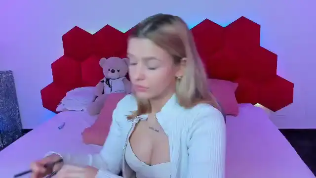 Maci-reynolds – [Flirt4free] Playing On Live Webcam Caught On Webcam Home Video – 2025-10-02 00:17:38