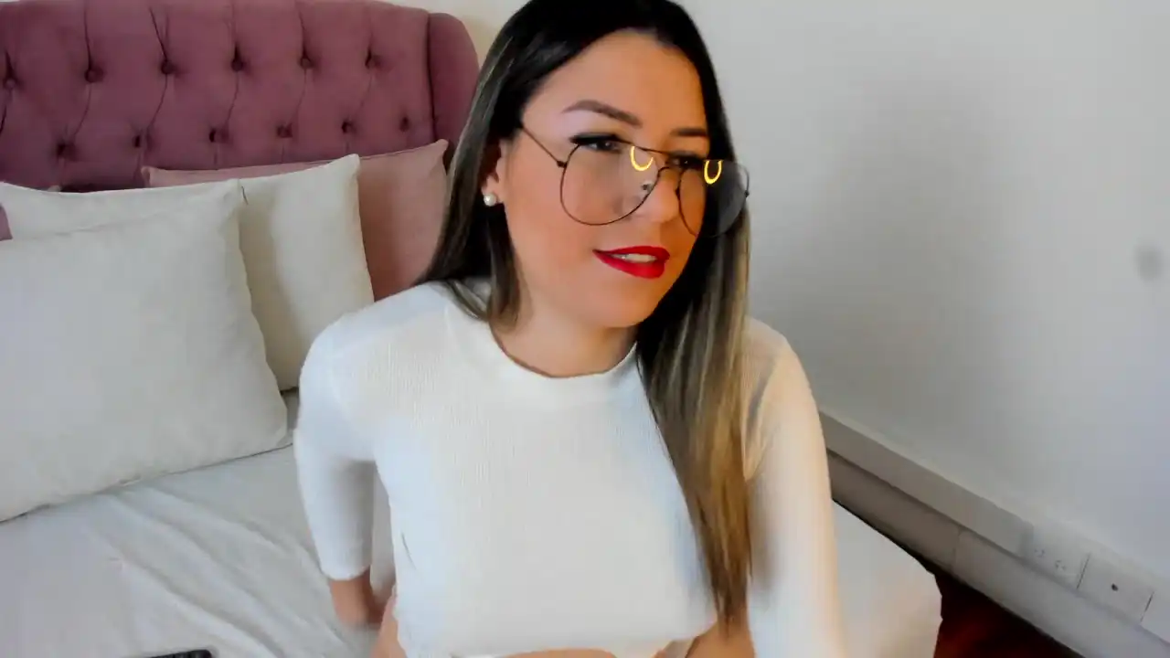 Alexalee – [Xlovecam] Lips Whores Playful – 2026-06-06 09:28:13
