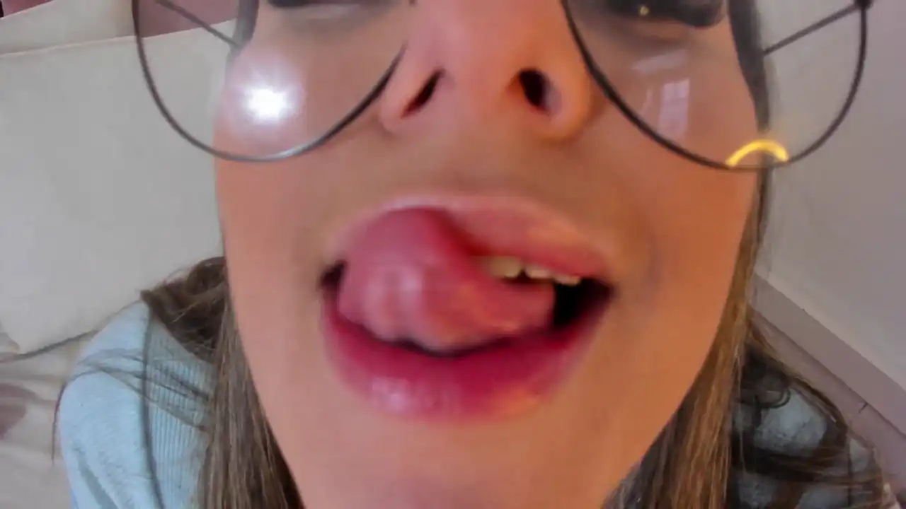 Alexalee – [Xlovecam] Adult Awesome Role-play – 2025-11-09 16:22:23