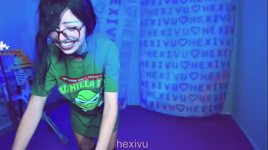 Hexivu – [Chaturbate] Teases Fuck Her Hard Chat – 2026-01-12 00:40:19