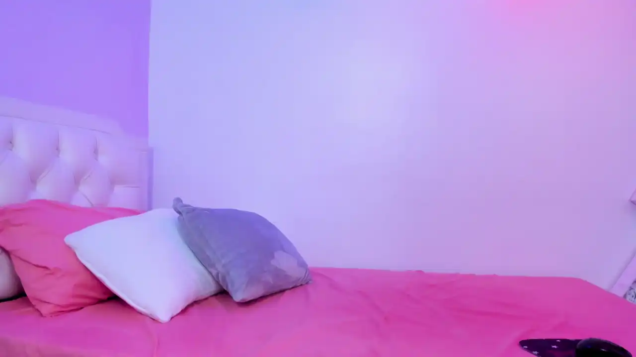 Lucianataylor – [Xlovecam] Camera Crazy Goal Erotic – 2025-04-22 09:32:28