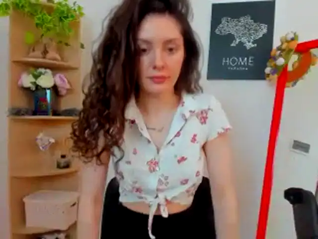 Metaxa – [Xlovecam] Nice Dream Girl Home Alone – 2025-02-04 02:54:42