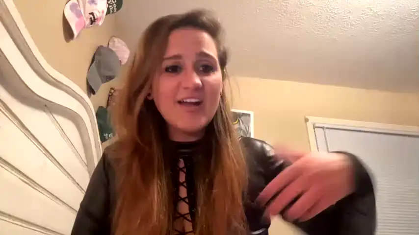 Britneybuckly – [Chaturbate] Loves To Masturbated New Video Hot – 2025-03-22 01:09:57