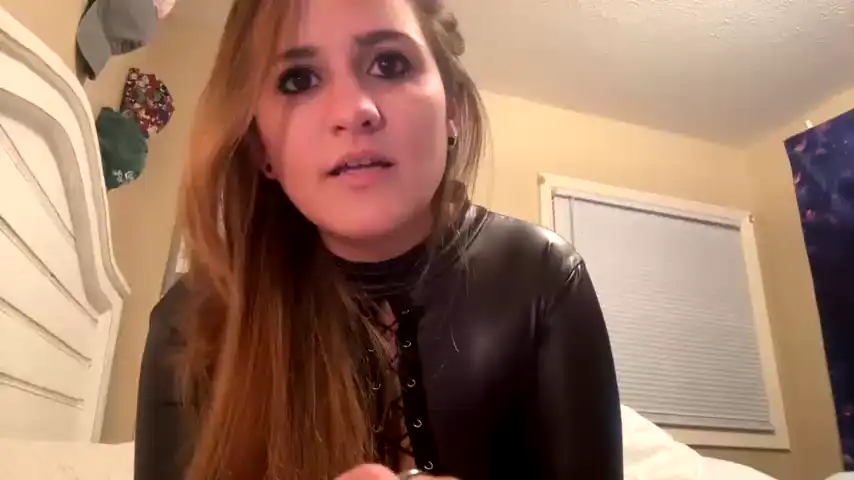 Britneybuckly – [Chaturbate] Realsex College Girl Livecam – 2026-06-08 04:17:29