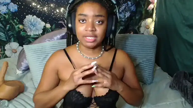 Reneerobin – [Streamate] Suck Dick Busty First Time – 2025-12-23 17:50:27