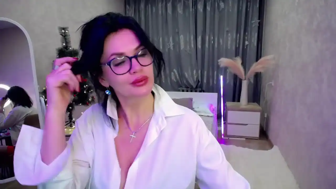 Colleenrodriguez – [Stripchat] Rubbing Pussy Striptease Cam Clip – 2025-09-05 20:50:13