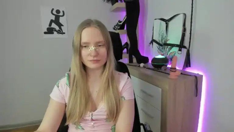Nancyxstar – [Streamate] Lips Hidden Adult – 2025-11-03 18:46:29