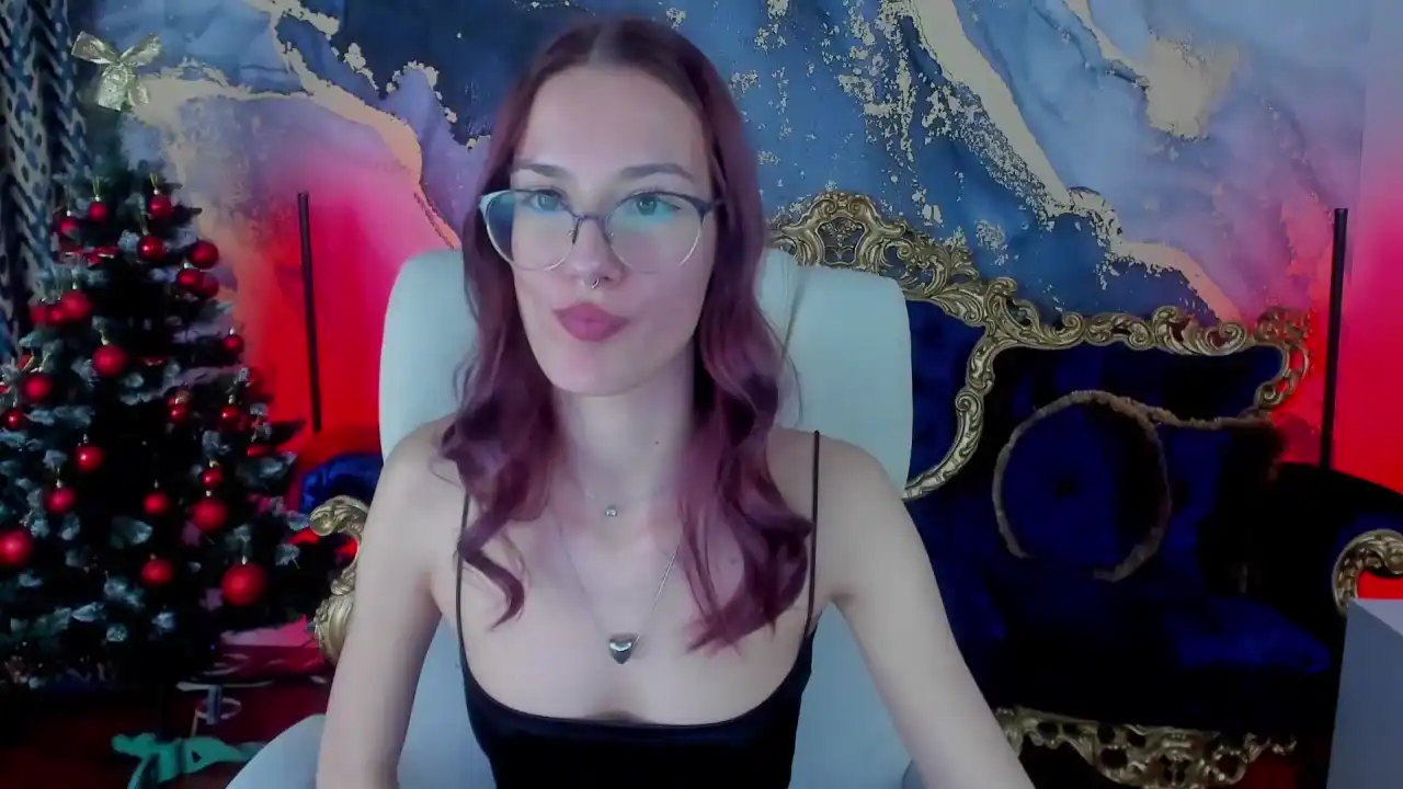 Cozymell – [Stripchat] Webcam Model Pvt Ass – 2025-07-18 02:54:25
