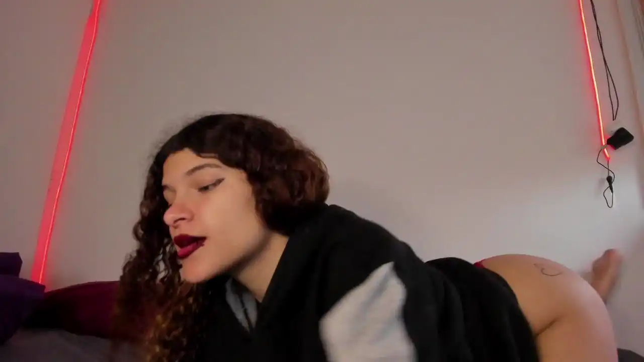 Wendybeckett – [Xlovecam] New Video Webcam Live Show – 2025-09-15 10:23:24