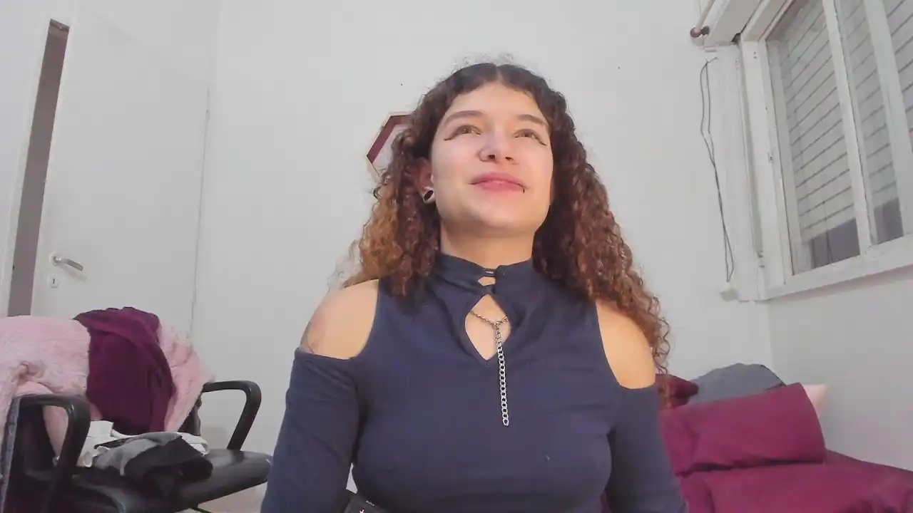 Wendybeckett – [Xlovecam] Amateur Webcam Model Body – 2026-04-06 11:10:54