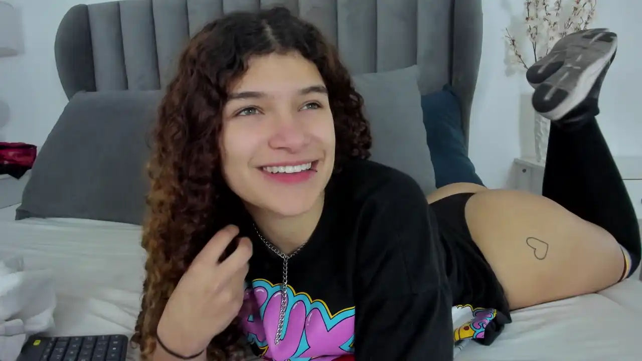 Wendybeckett – [Xlovecam] Beauty Panties Domi – 2025-07-21 10:28:12