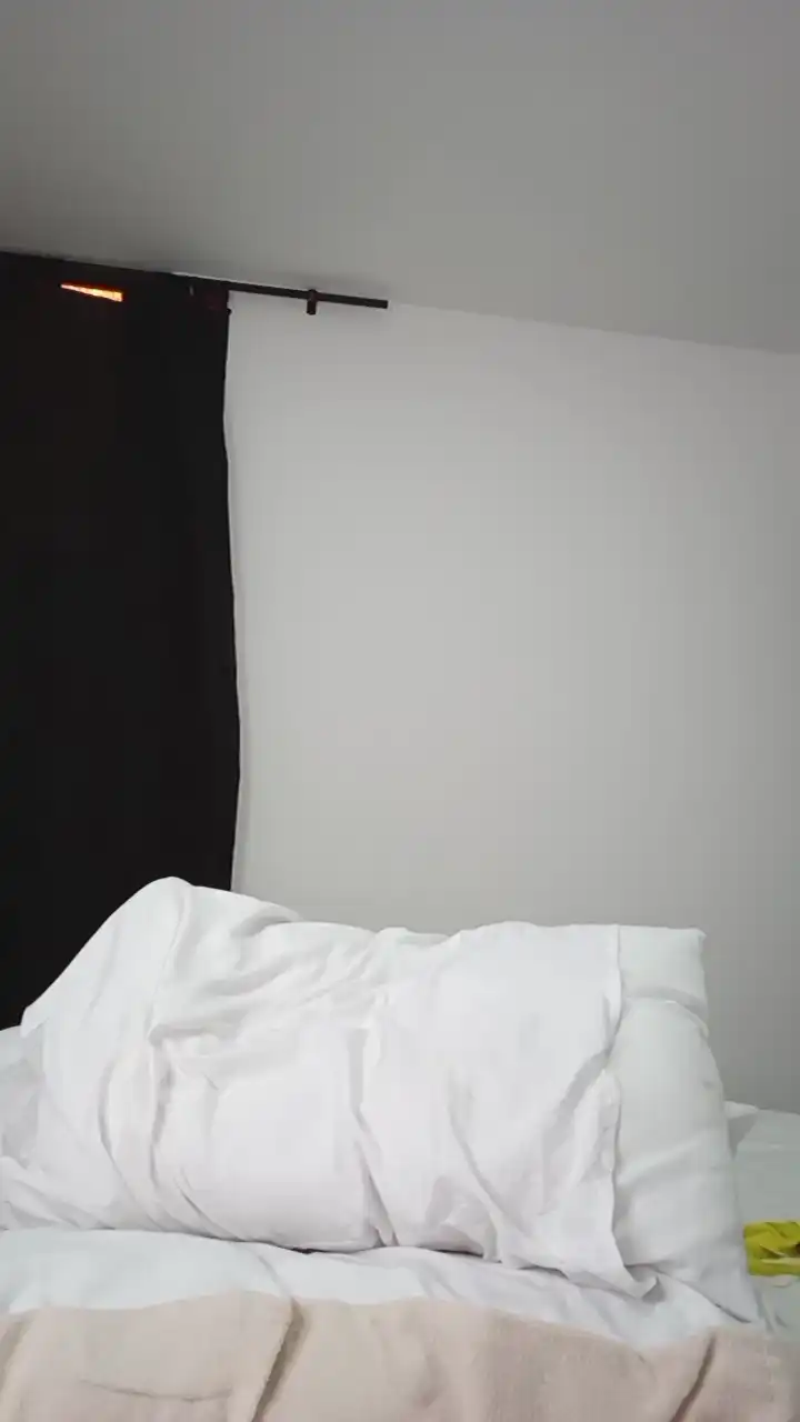 Bellanaye – [Cam4] Domi Naughty Surprise – 2025-06-21 10:19:58
