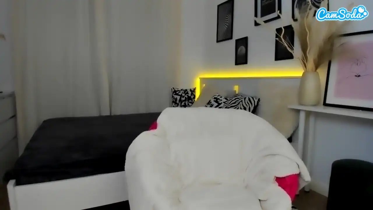 Sexxykimm – [Camsoda] Busty Camera Camgirl – 2025-06-13 06:50:35